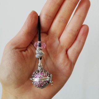 Znáte TĚHOTENSKÉ ROLNIČKY? 🤰 Jde o magický šperk pro nastávající maminky - rolnička vydává jemný cinkavý zvuk, na který...